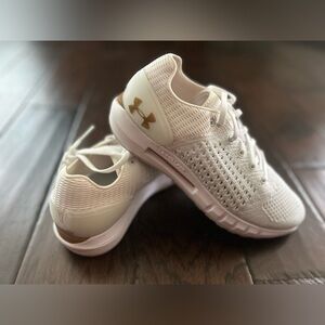 NWT Under Armour Women's Shoes UA Hovr Sonic NC White Gold Size 7